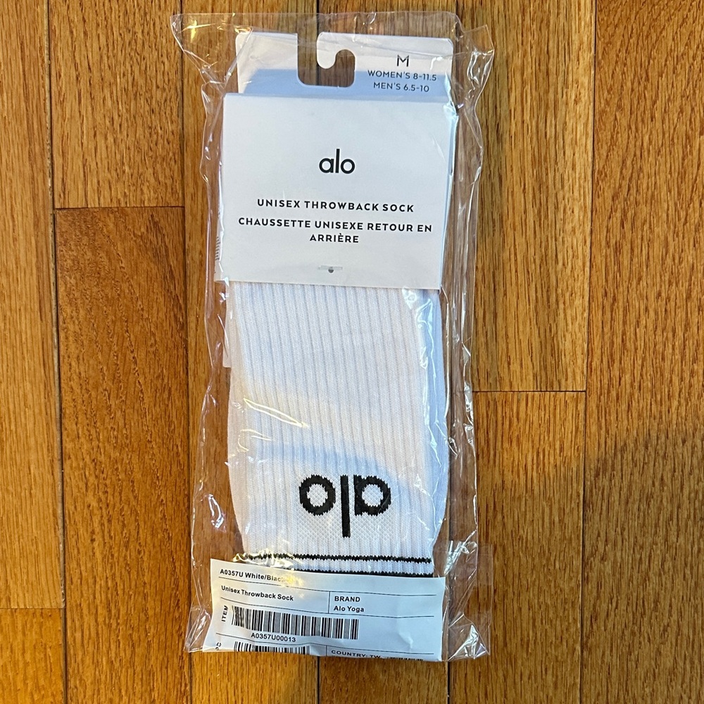 ALO Yoga Unisex Throwback White Socks size M